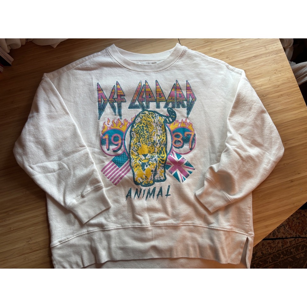 Def Leppard Animal 1987 Graphic Sweatshirt Cream Oversized Rock Band Pullover L